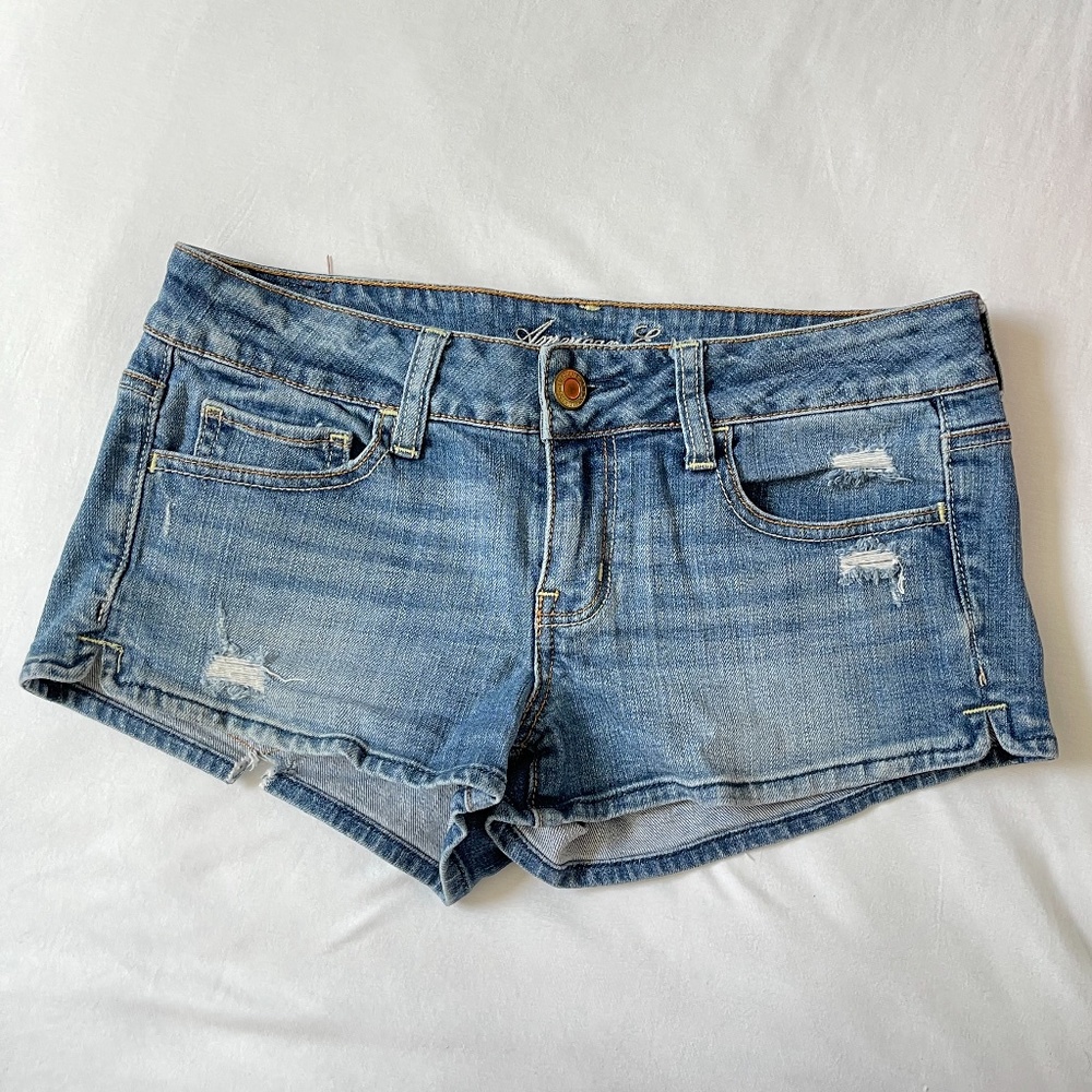 AE Low Rise Medium Wash Stretch Denim Shorts
